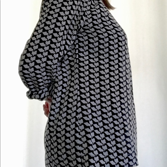 ESCADA LONG SLEEVE SILK BLOUSE - Picture 3 of 6